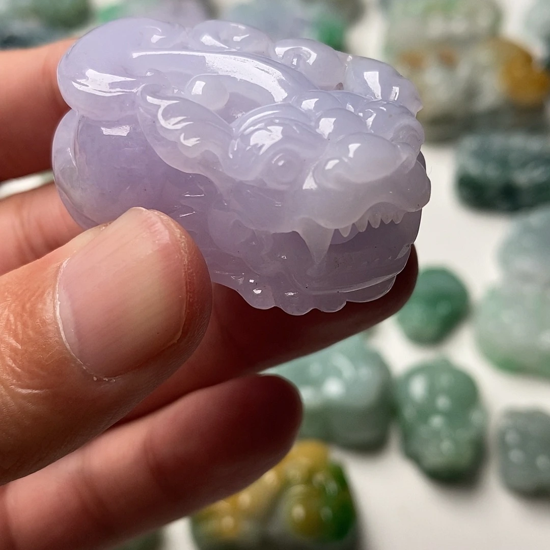 ****花翡翠未镶嵌颈饰貔貅