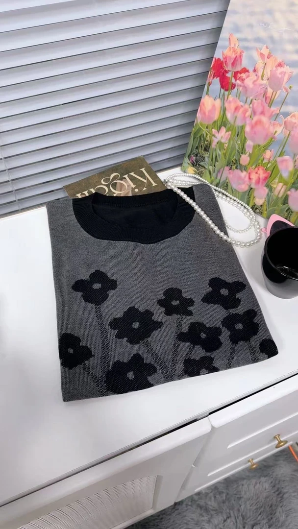 【大麦运费补贴】黑色花朵~短袖时尚休闲百搭圆领