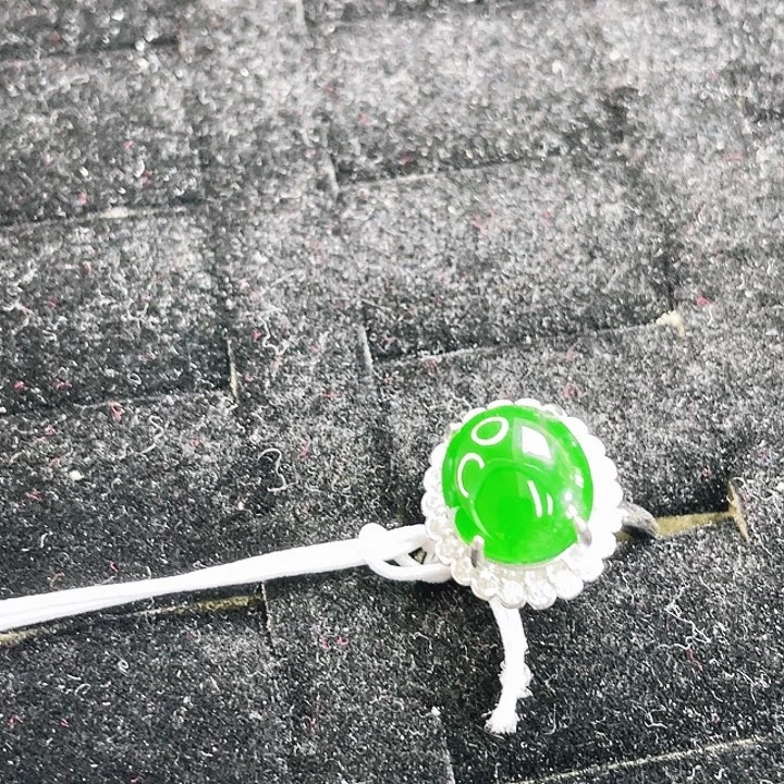 翡翠未镶嵌颈饰07