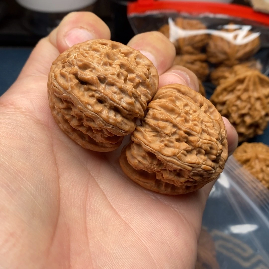 核桃把件醒*居三七三角白