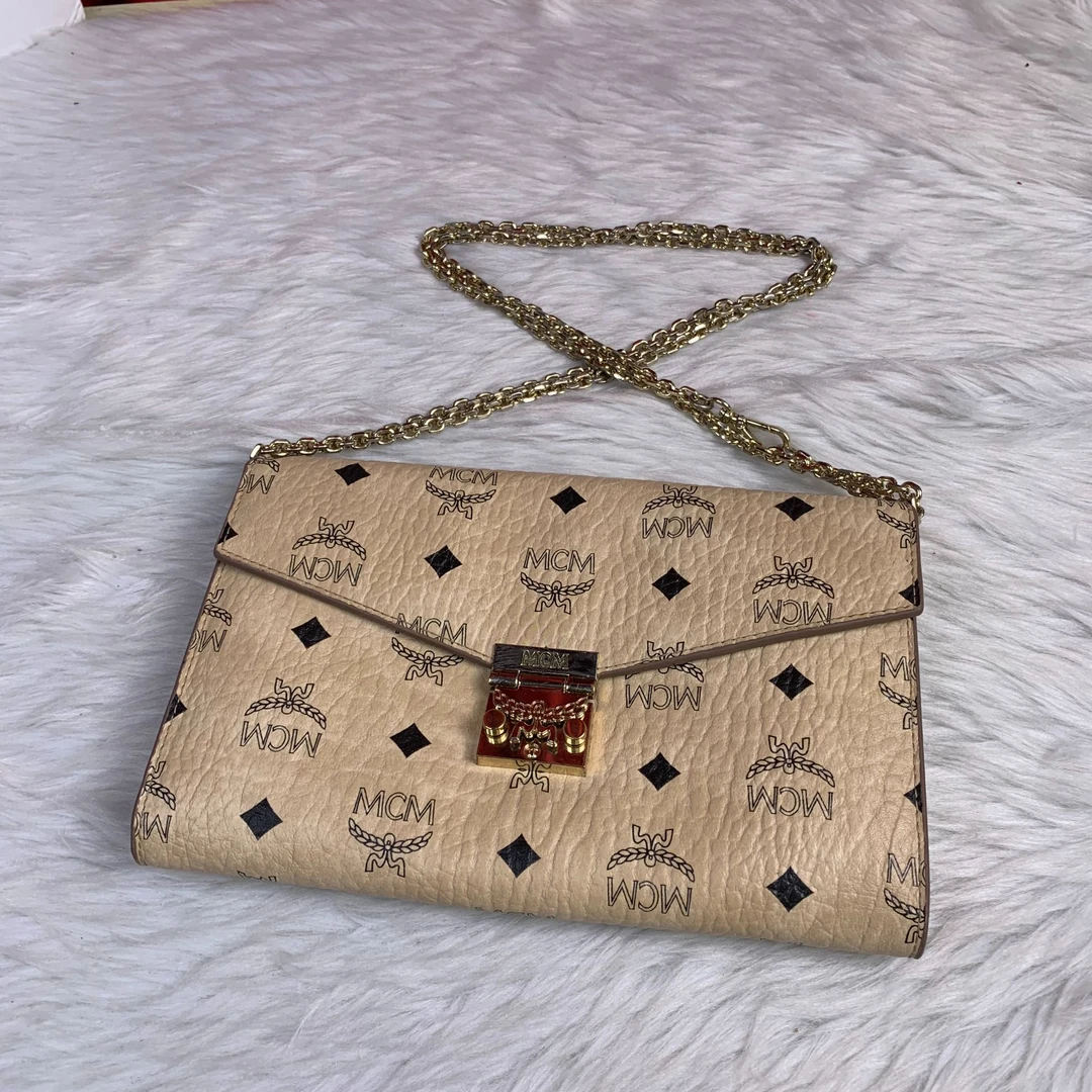 95新 MCM 米色斜跨包/SD08430030/0030/瑕