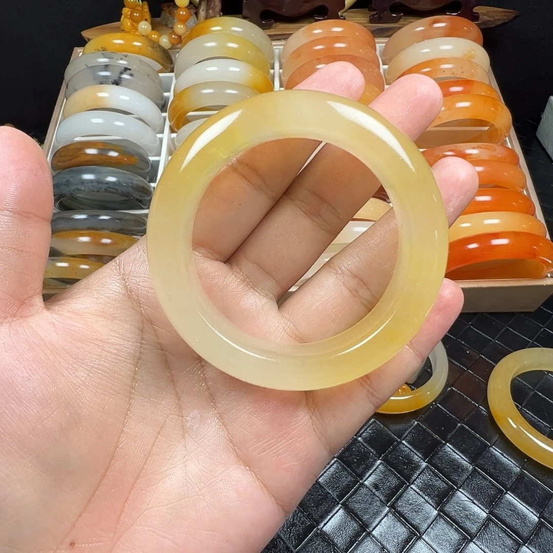 雨***石石英质玉（黄龙玉）未镶嵌手镯