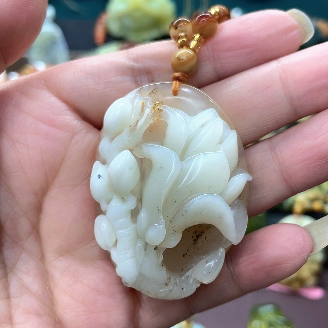 蛇纹石玉颈饰未镶嵌