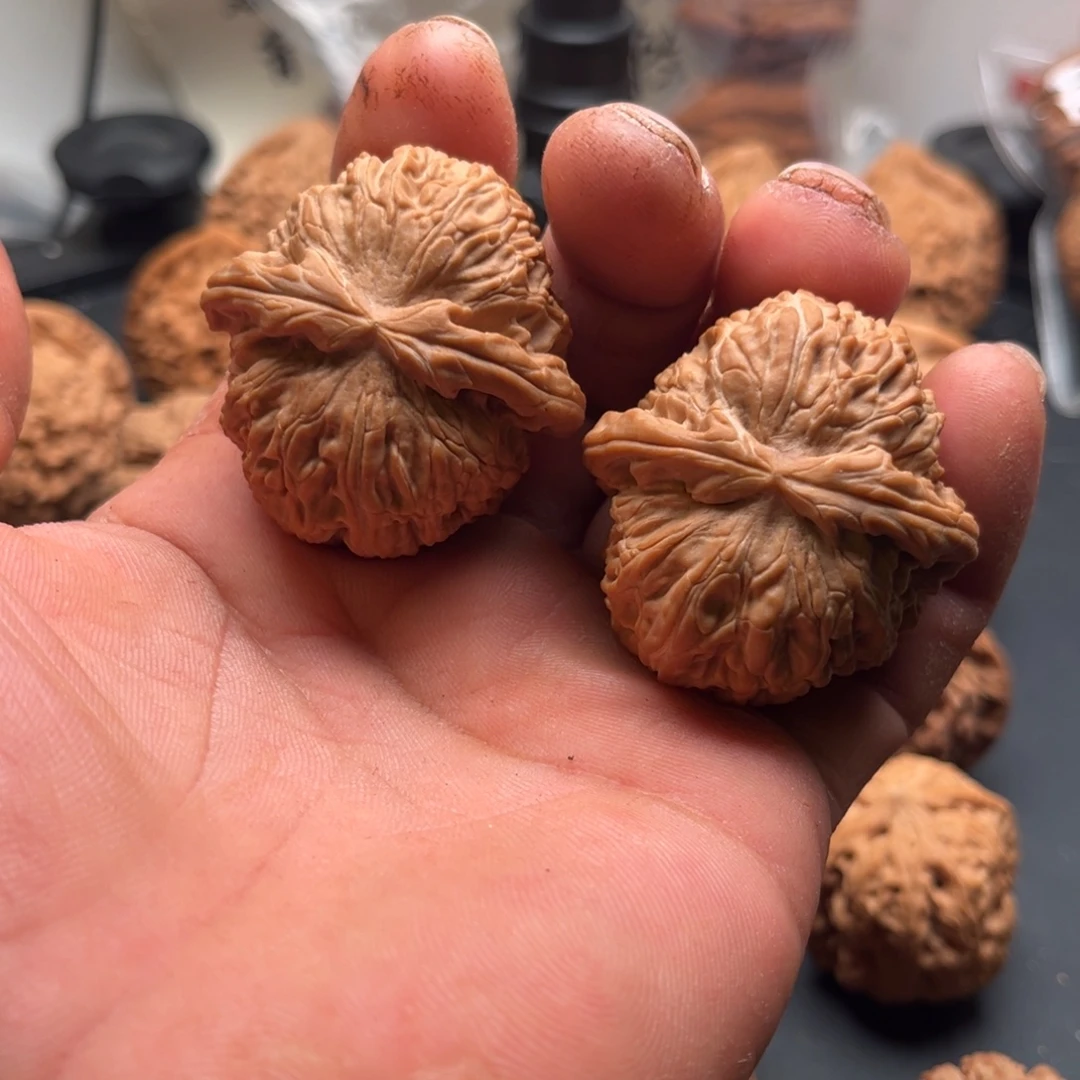 *****文玩核桃吊坠白狮子