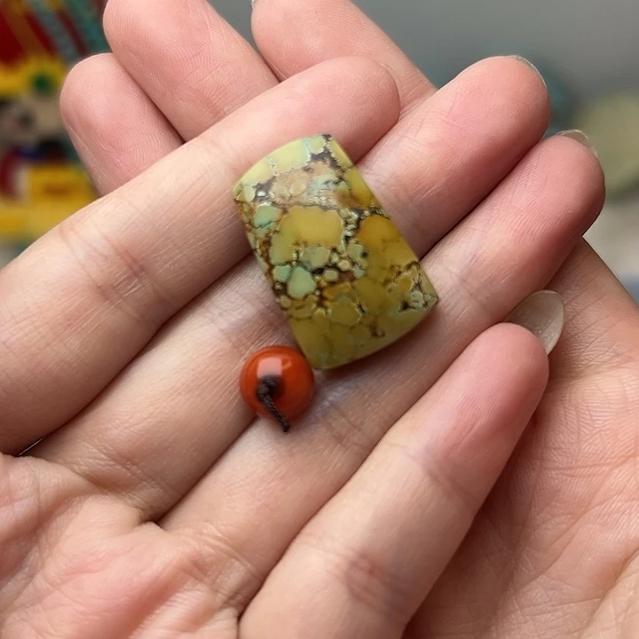 颈饰未镶嵌南红玛瑙
