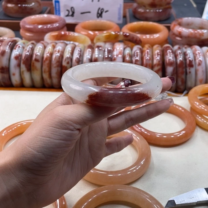 石英岩玉未镶嵌石英岩手串