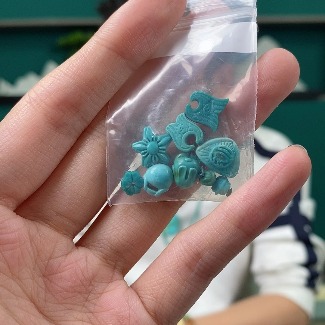 绿松石未镶嵌珠宝奇石