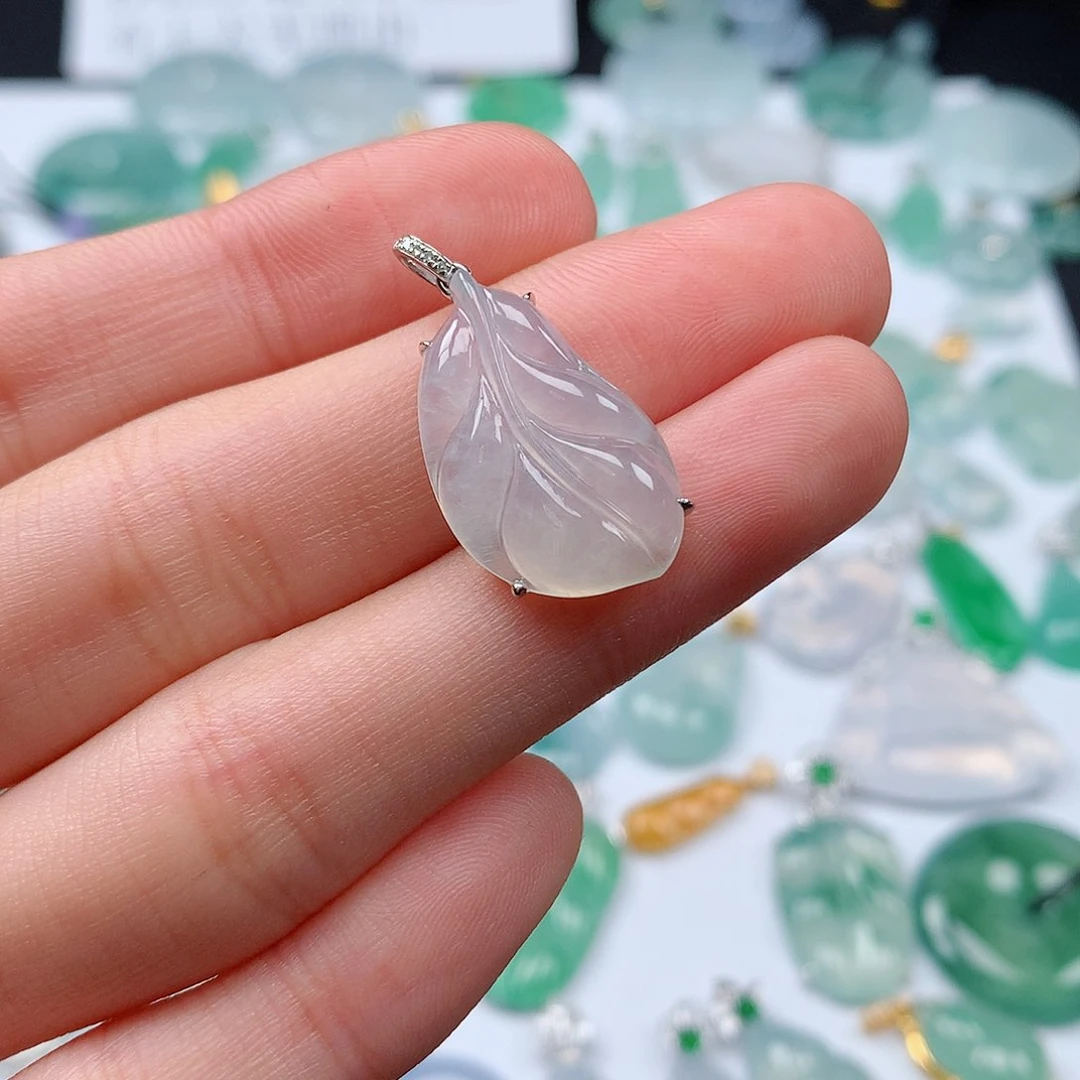 翡翠颈饰18K金镶嵌天然翡翠