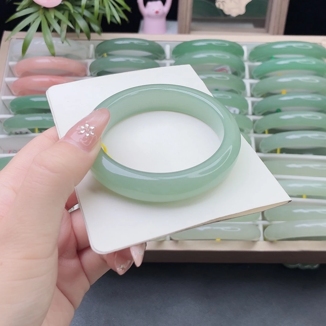 石英质玉未镶嵌手镯