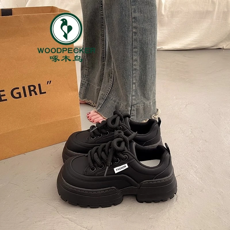啄木鸟爆款高级感厚底小白鞋女春板鞋2025新款增高休闲运动老爹鞋
