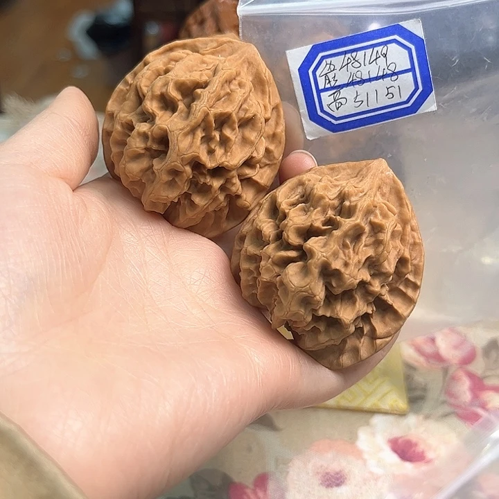 文玩核桃把件大花官帽