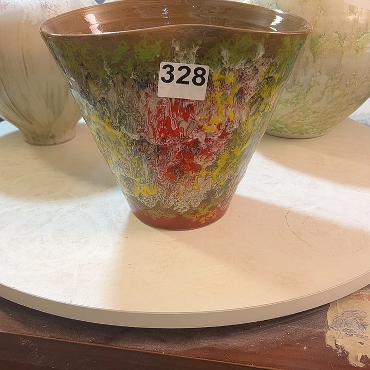花瓶白泥口22高21，329，摆件