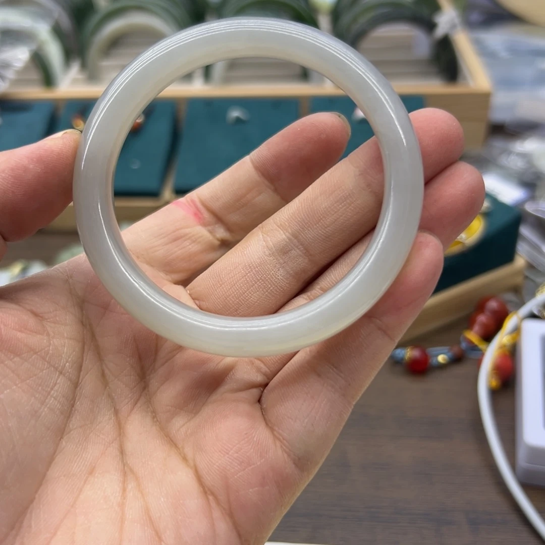 和田玉未镶嵌手镯56.5圈围35扣手