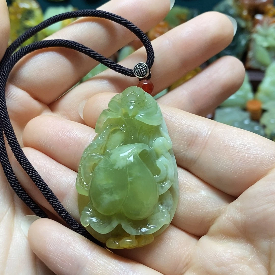 岫玉未镶嵌吊坠(赠链)