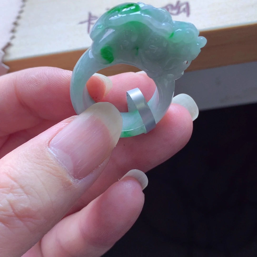 翡翠颈饰未镶嵌吊坠