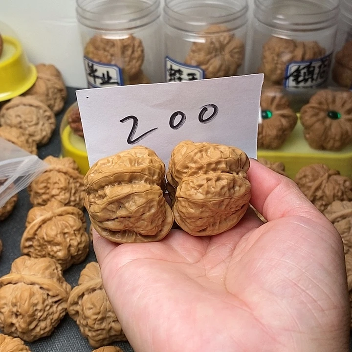 核桃蛤蟆40的肉夹生吃