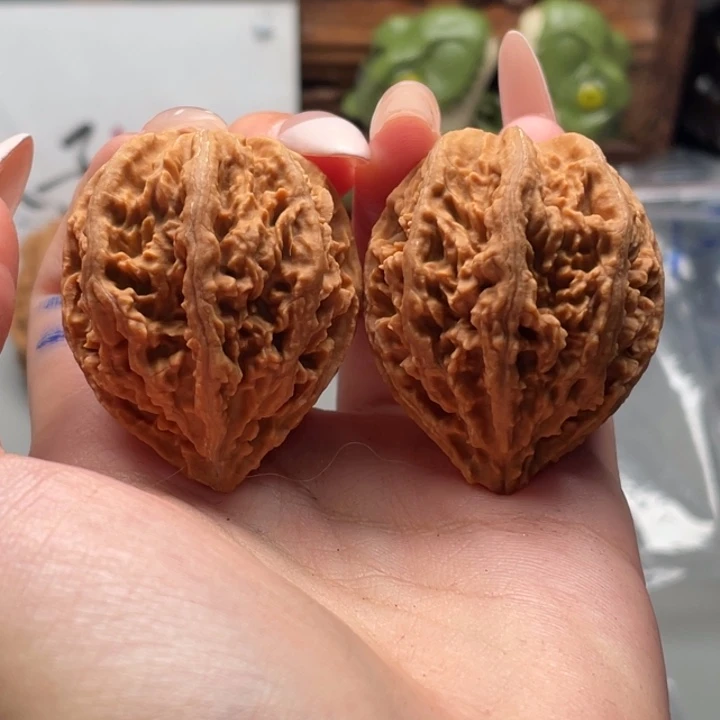 文玩核桃把件白云58