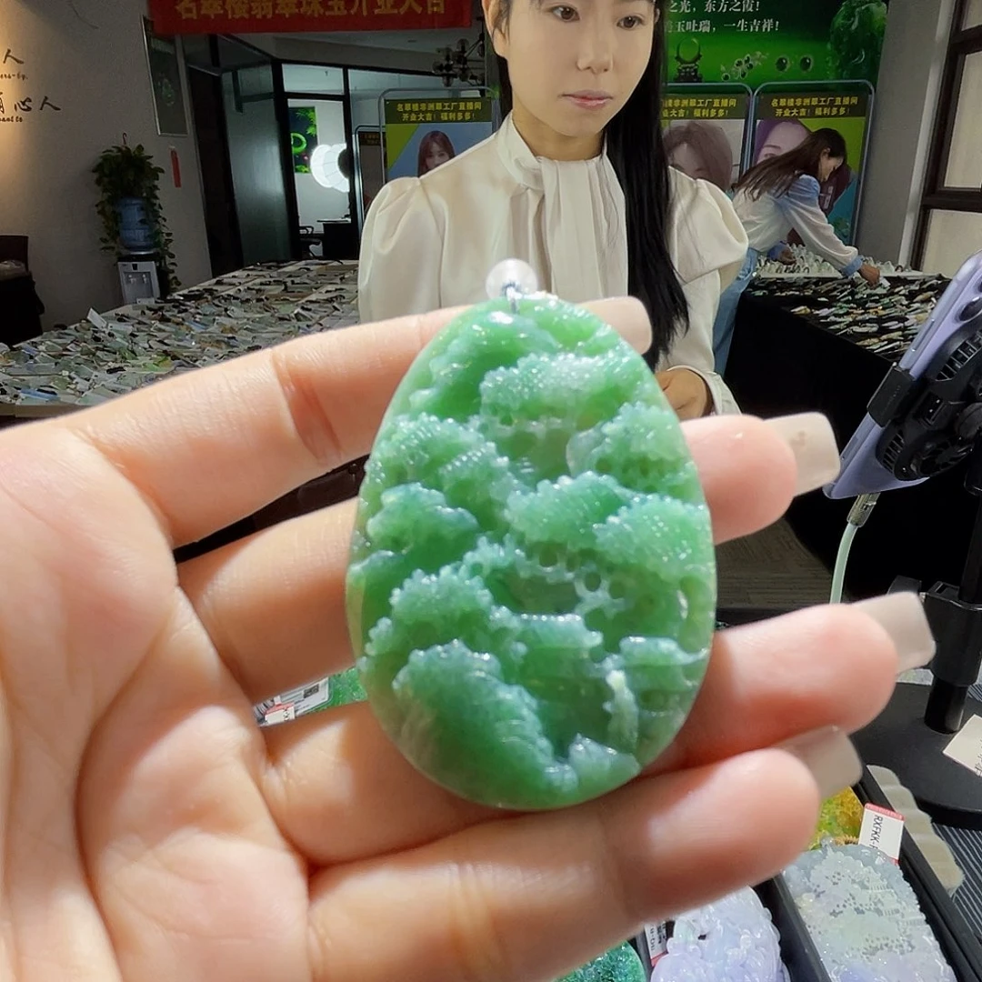 颈饰未镶嵌翡翠一