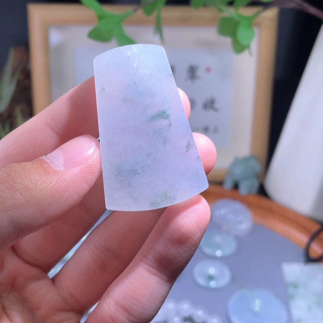 翡翠未镶嵌颈饰吊坠87