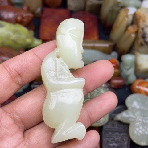 蛇纹石玉未镶嵌颈饰104