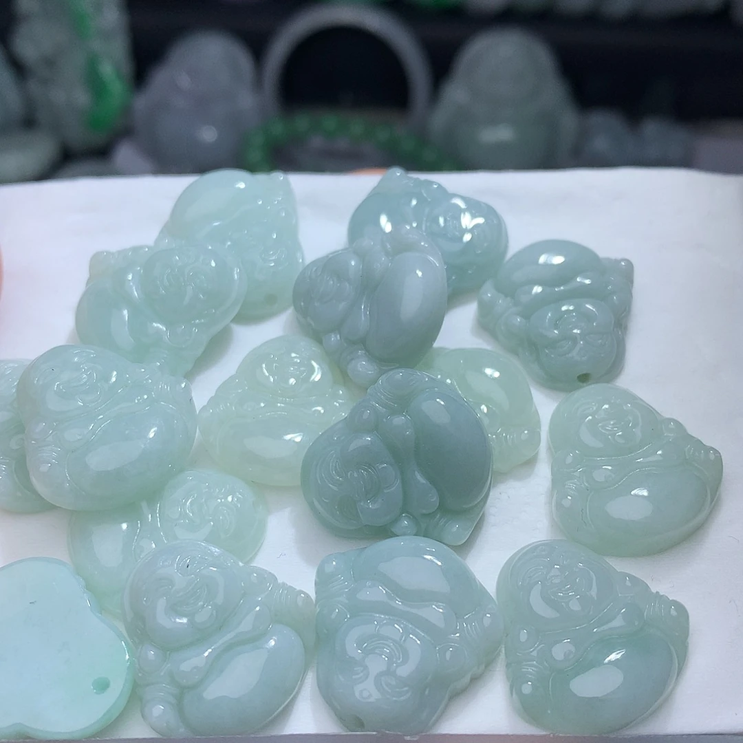 翡翠未镶嵌颈饰多样性发其一