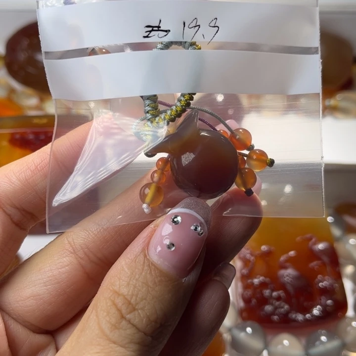 玛瑙/玉髓颈饰合金一*梅8