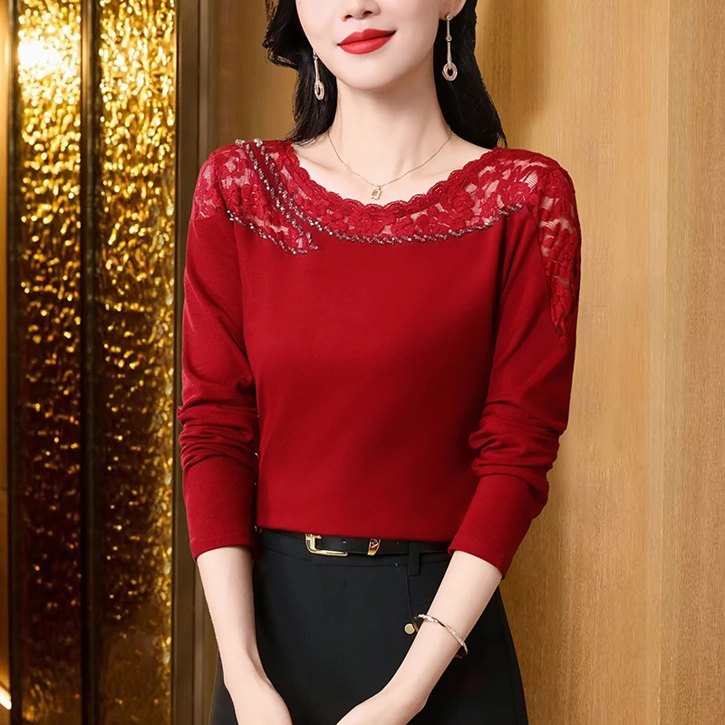 时尚洋气蕾丝拼接长袖打底衫女秋季修身显瘦镂空气质小众内搭上衣