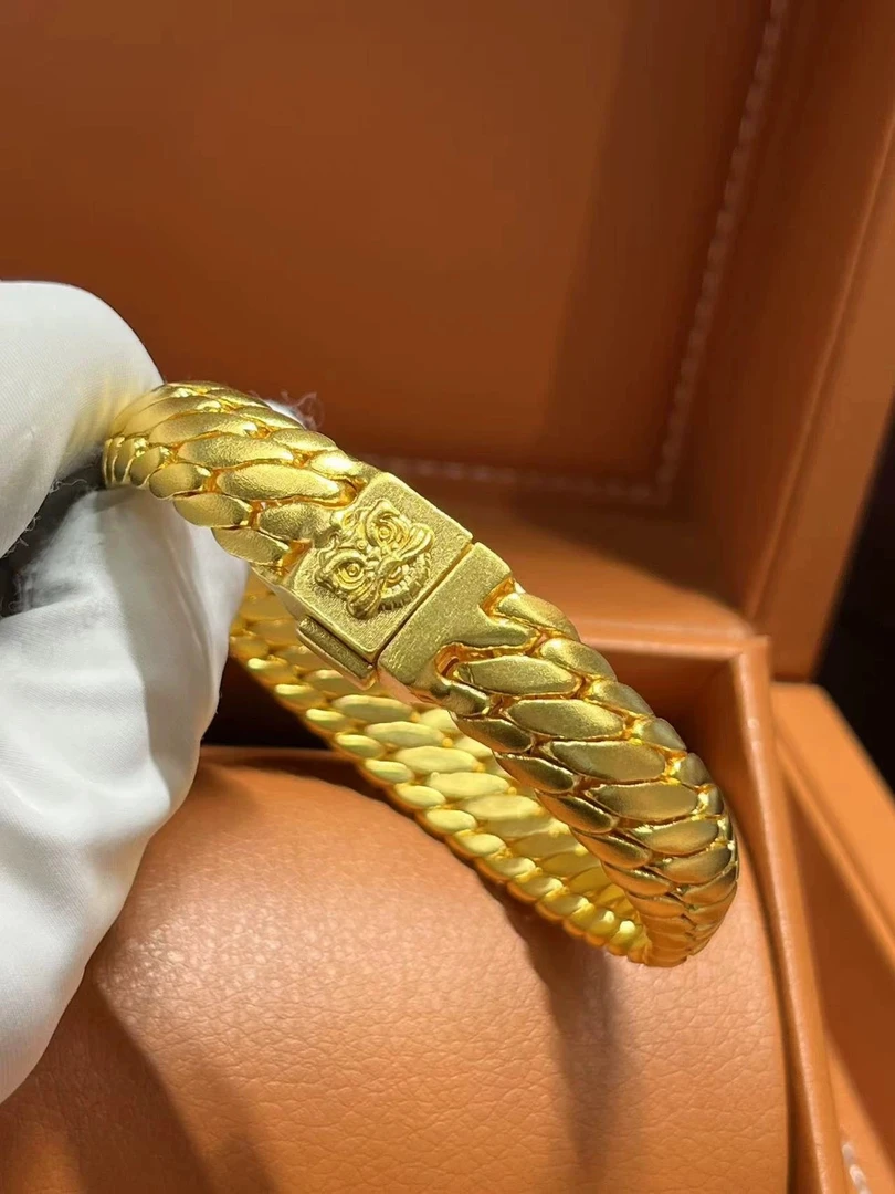 足金999纯黄金三马鞭手链