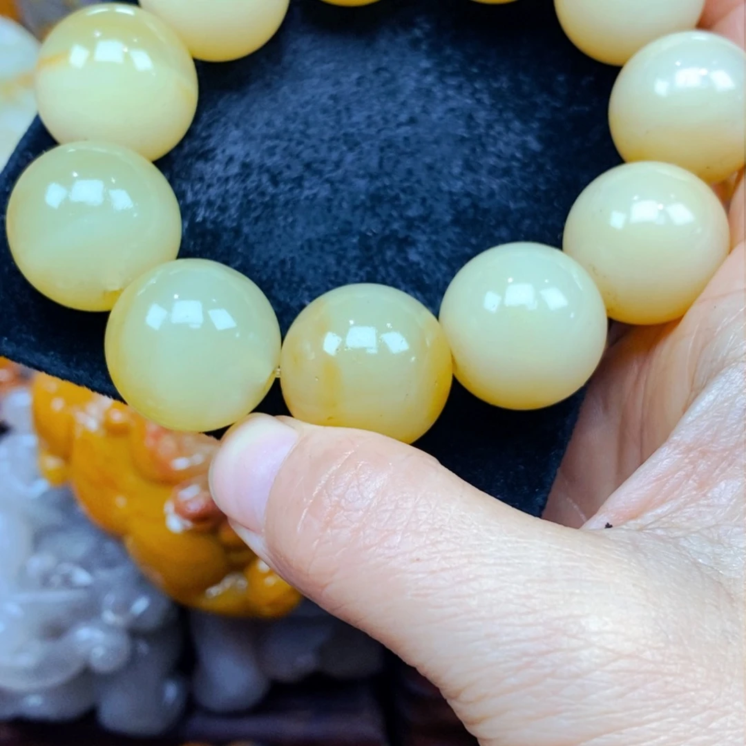 未镶嵌石英质玉（黄龙玉）颈饰