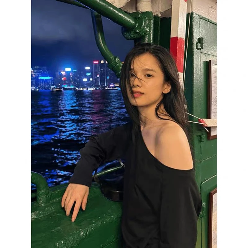 纯棉漂亮甜美一字肩宽松长袖T恤女秋季新款斜领露肩纯欲辣妹上衣