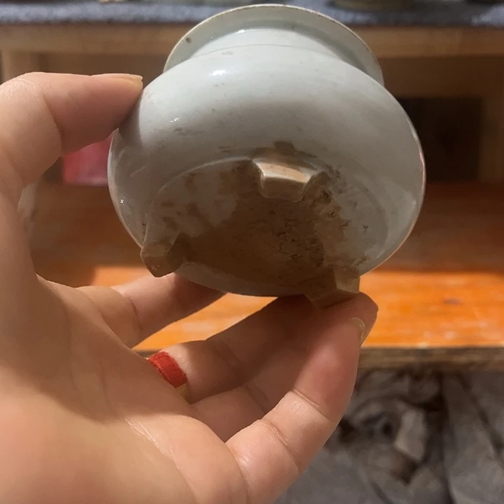 M***b茶盏一个影青三足小炉子