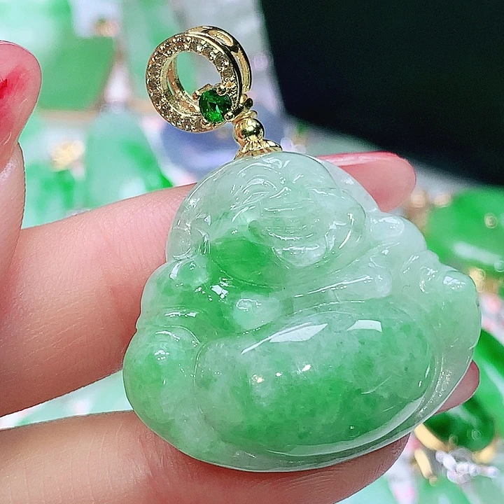 翡翠未镶嵌颈饰翡翠多样性发其一