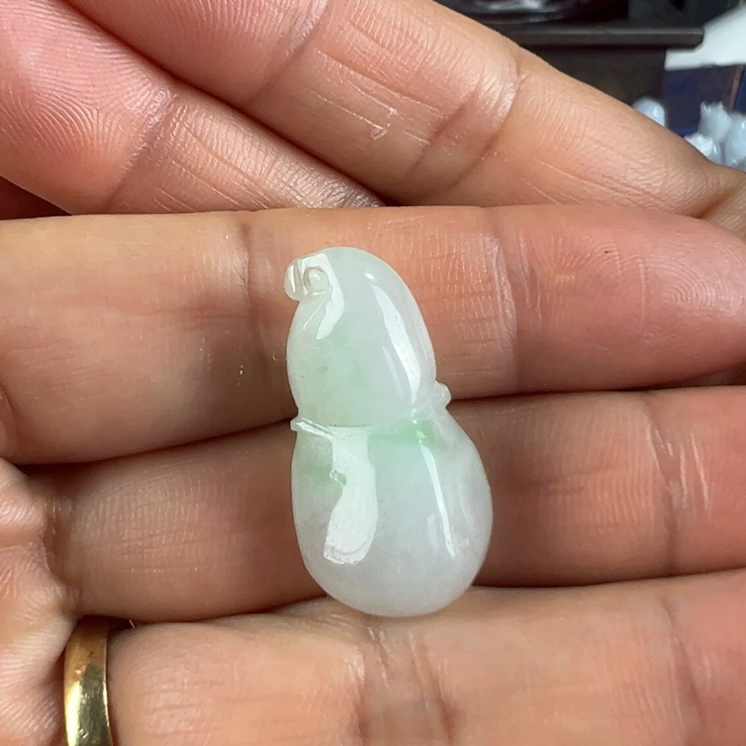 翡翠未镶嵌项圈天然翡翠葫芦