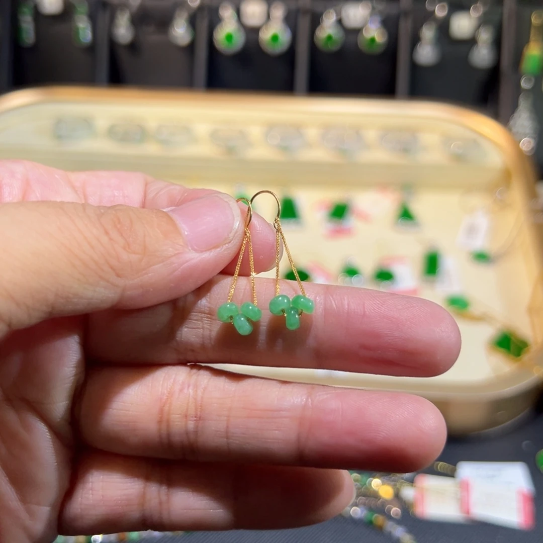 翡翠18K金镶嵌颈饰耳钩