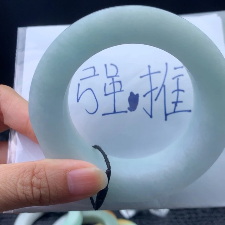 未镶嵌纯天然A货翡翠定制翡翠