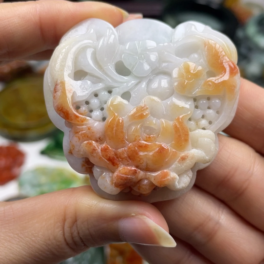 翡翠未镶嵌颈饰牌子