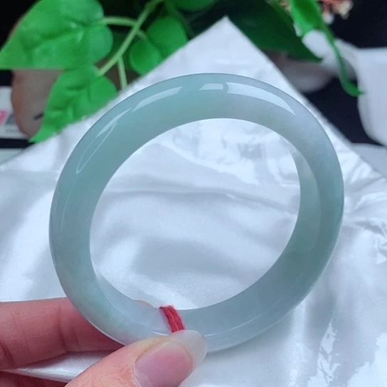 翡翠手镯未镶嵌        正圈57 天空蓝