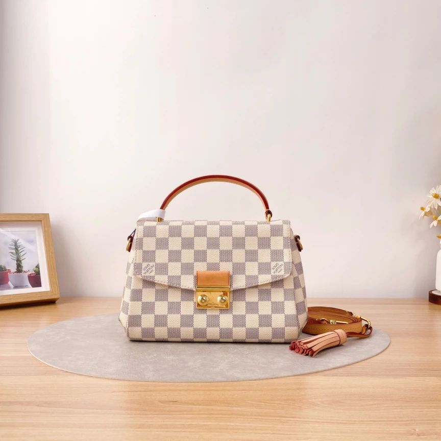 95新 LouisVuitton/路易威登 Croisette流苏邮差/单肩包/7791