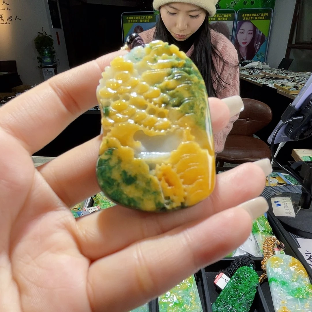 颈饰未镶嵌翡翠一