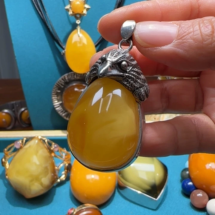 琥珀未镶嵌颈饰波兰设计款琥珀蜜蜡