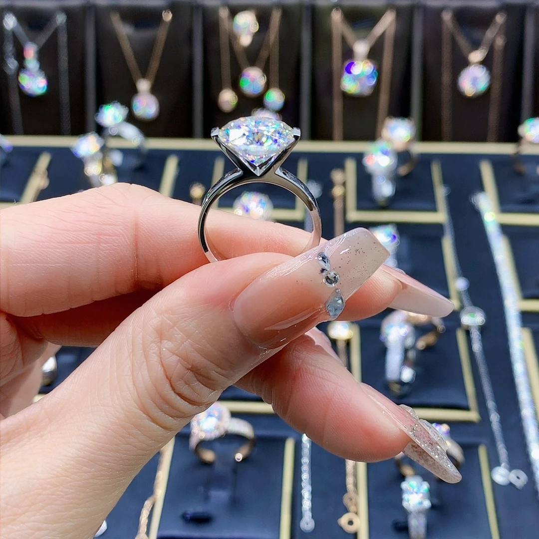 合成碳硅石（莫桑石）戒指/指环18K金镶嵌鑫*儿