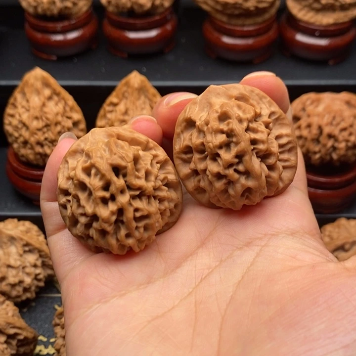 秦岭文玩核桃秦闷35微修尖