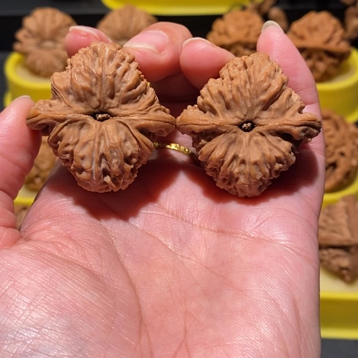 每***！把件文玩核桃文玩核桃38尺南疆石