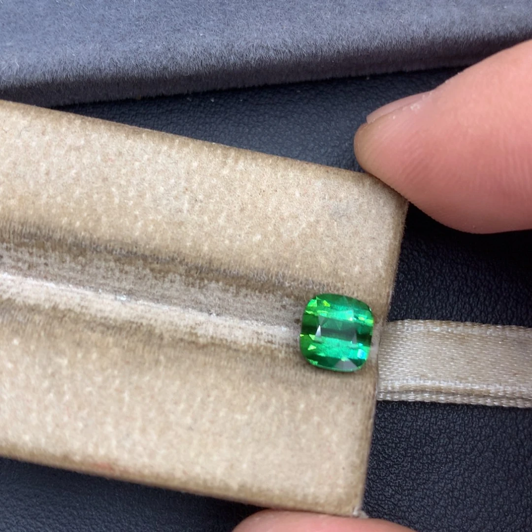 未镶嵌裸石碧玺1.79ct全净