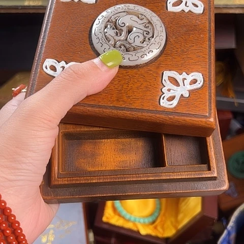 吊坠滴血莲花菩提