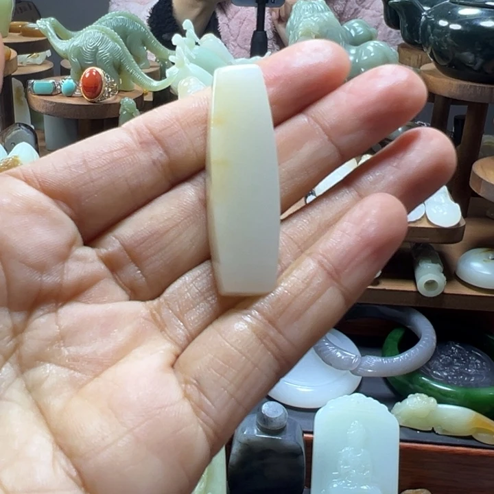 颈饰未镶嵌和田玉清**物