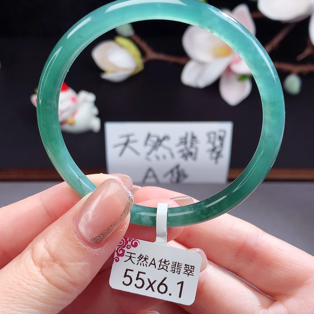翡翠手镯（圆镯）未镶嵌
