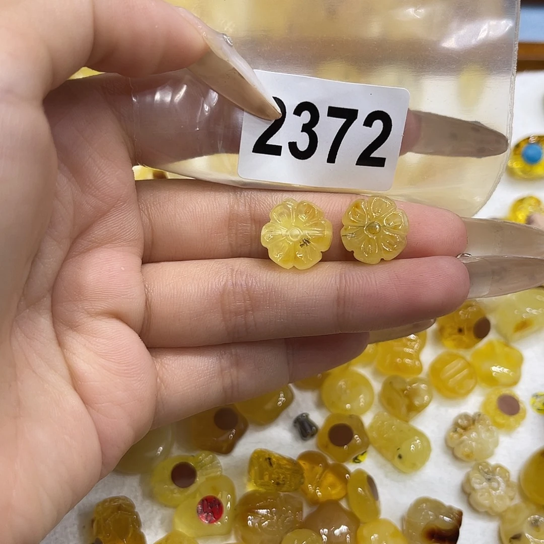 琥珀未镶嵌珠宝奇石