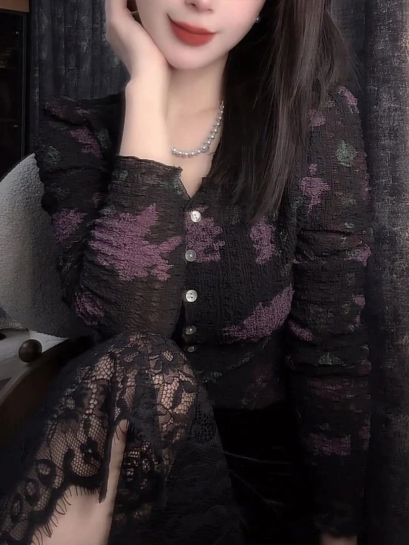 法式气质轻熟风撞色V领衬衫女2025年早秋洋气高级感独特漂亮上衣