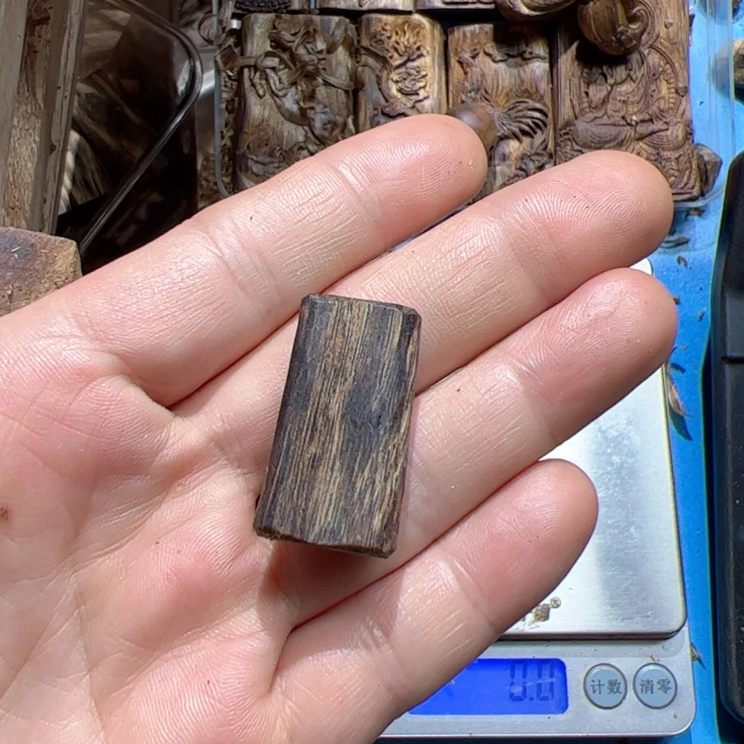 沉香吊坠白棋素牌2.6克